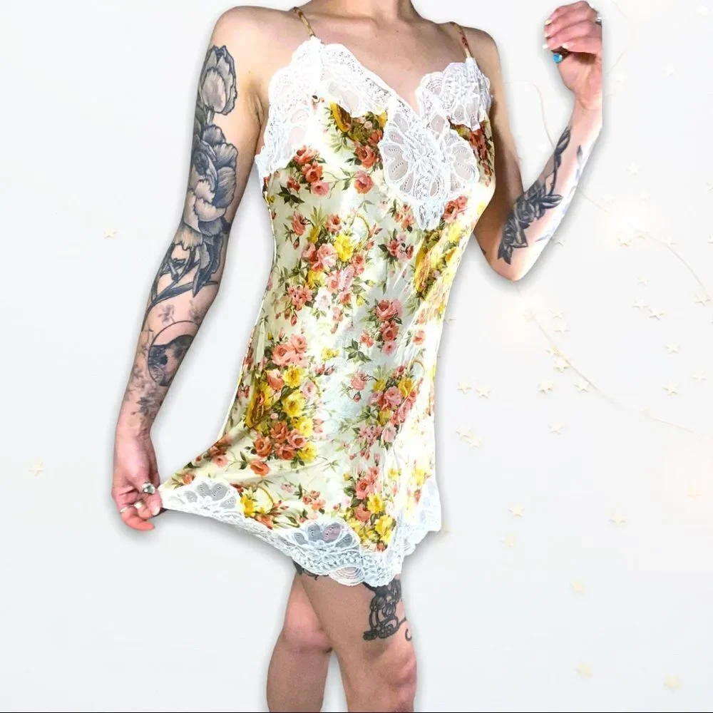VTG Oscar De La Renta (M) Floral Satin Chemise